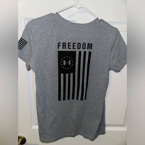 Under Armour Shirt - Picture 2 of 2